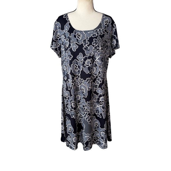 Kaktus Dresses & Skirts - Kaktus Navy Blue & White Floral Short Sleeve Mini Dress Boho Vacation Summer M